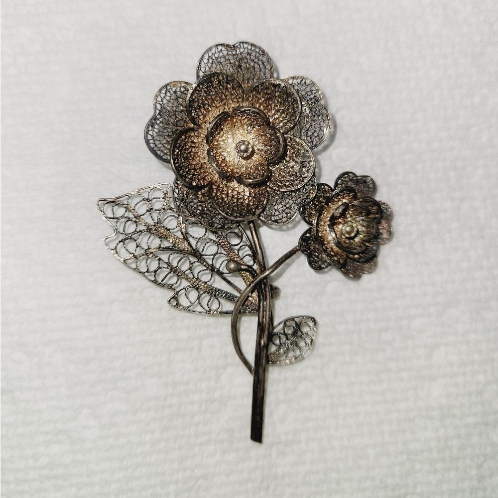 VINTAGE IMPERIAL Silver VERMEIL Filigree Ornate Flower Floral Brooch Pin
